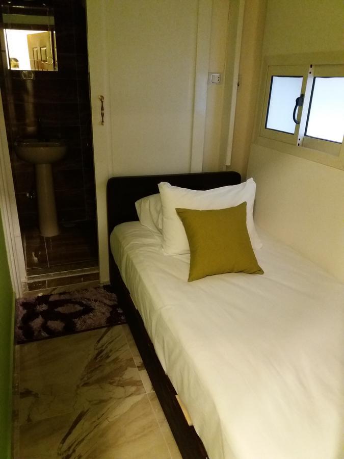 Cairo Golden Plaza Hostel ภายนอก รูปภาพ