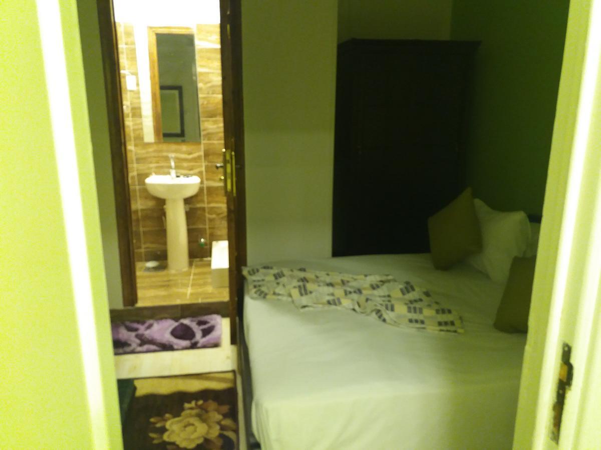 Cairo Golden Plaza Hostel ภายนอก รูปภาพ